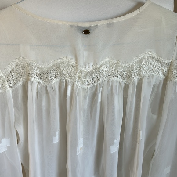 Guess Los Angeles Imprinted sheer Size Small Wrist Front Strings - Picture 6 of 13